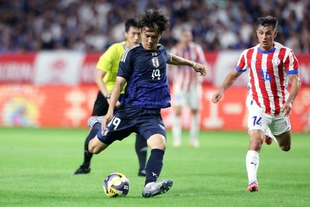 오가와는 행운의 중거리 슈팅으로 파라과이전서 득점했다. 사진=AFP=연합뉴스