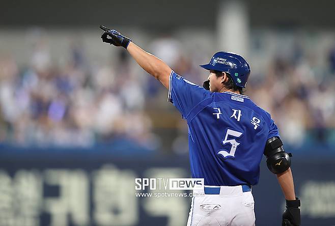 ▲ 올 시즌 포스트시즌 들어 안타를 때리지 못하고 있는 구자욱은 그 반등 시점이 관심을 모으고 있다 ⓒ곽혜미 기자