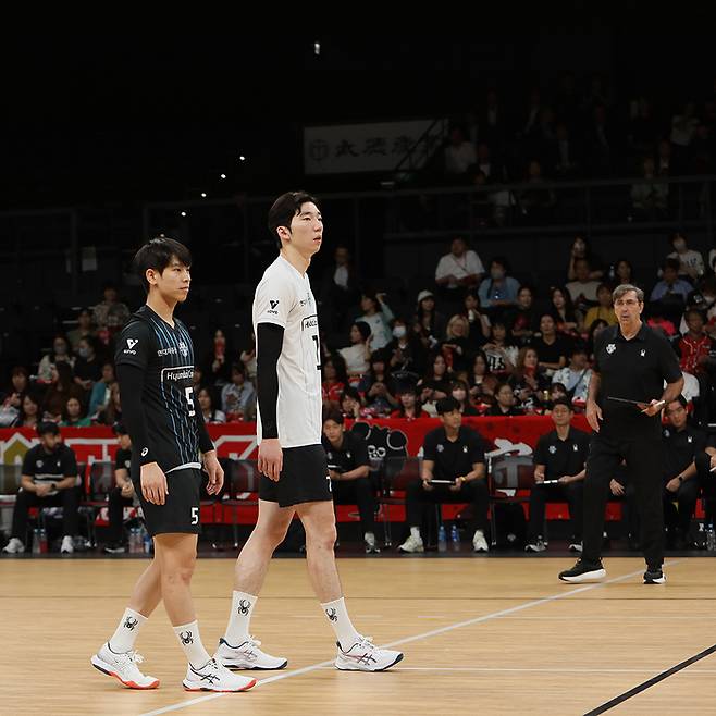 현대캐피탈 박경민(왼쪽에서 첫 번째). 사진 | 현대캐피탈