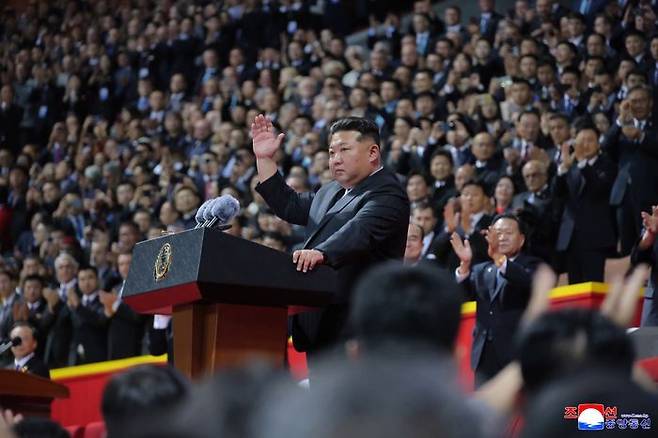김정은 북한 국무위원장이 참석한 가운데 노동당 창건 80주년 경축행사가 9일 평양 능라도 5월1일경기장에서 진행되었다고 조선중앙통신이 10일 보도했다. ⓒ조선중앙통신·연합뉴스