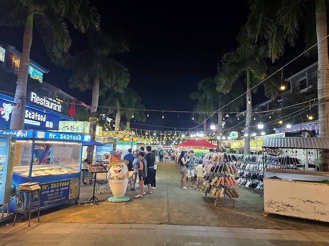 사진= 푸꾸옥 '소나시 야시장'/박병창 기자