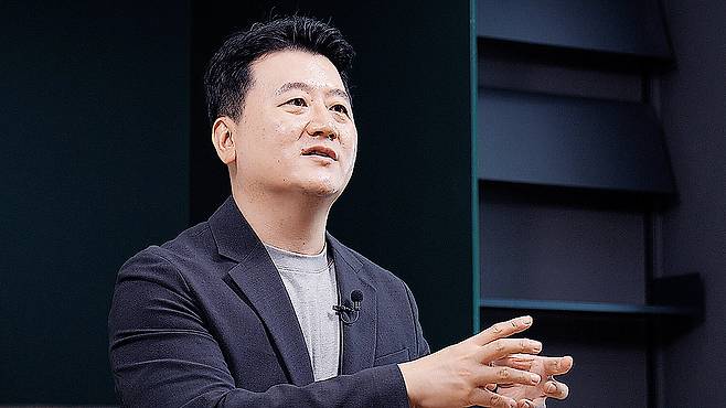 지난달 8일 정치학자 출신 송경호 한국전자통신연구원(ETRI) AI 안전연구소 선임연구원이 중앙일보 VOICE팀과 인터뷰하고 있다.