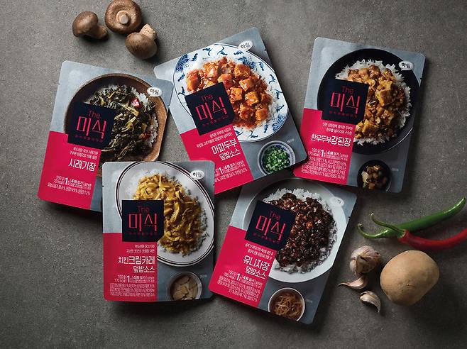 [서울=뉴시스] 하림 더미식 덮밥소스 5종. (사진=하림 제공)  *재판매 및 DB 금지