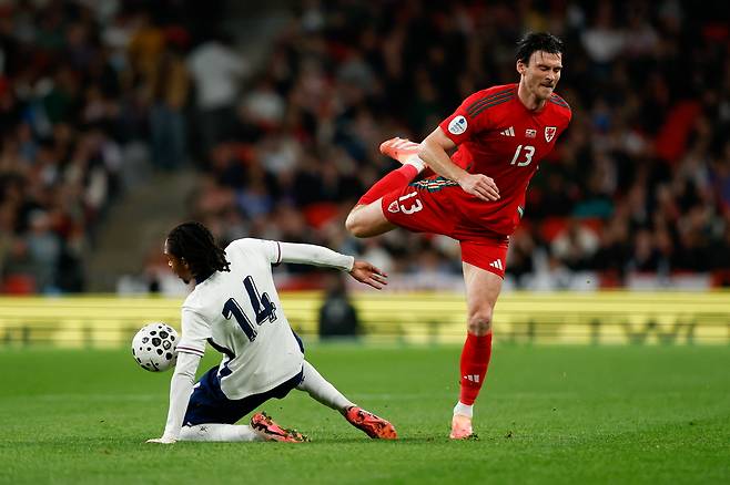 10일 웨일스전 출전해 좋은 활약을 보여준 스펜스. EPA연합뉴스