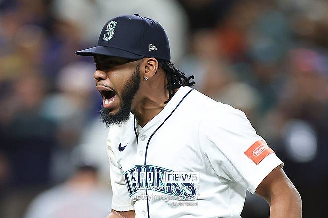 ▲ 2⅔이닝 무실점으로 끝내기 승리의 발판을 놓은 에두아르두 바자르도.