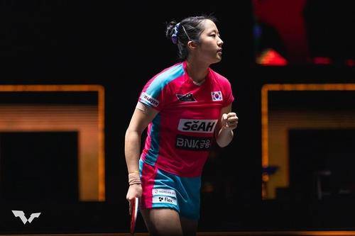 파이팅 외치는 신유빈 [WTT 인스타그램 캡처. 재판매 및 DB 금지]