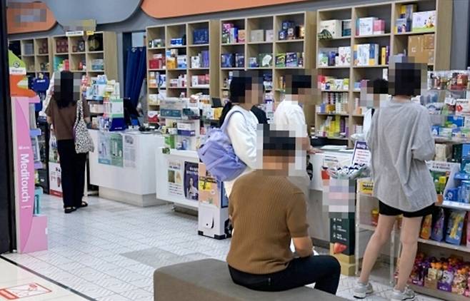 ▲독감 환자 증가로 해열제·기침약 등 어린이용 의약품 수요가 크게 늘었다.