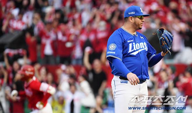 9회말 1사 SSG 김성욱의 끝내기 홈런 순간 삼성 후라도는 마운드 위에서 그대로 얼어붙었다.