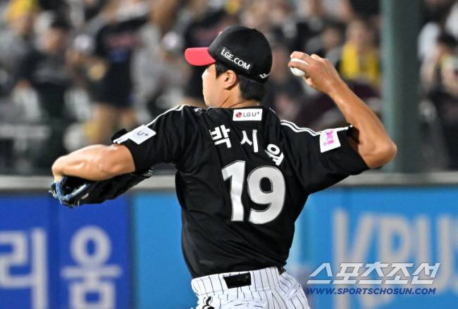 2일 부산 사직구장에서 열린 롯데 자이언츠와 LG 트윈스의 경기. LG 박시원이 역투하고 있다. 부산=박재만 기자 pjm@sportschosun.com/2025.07.02/