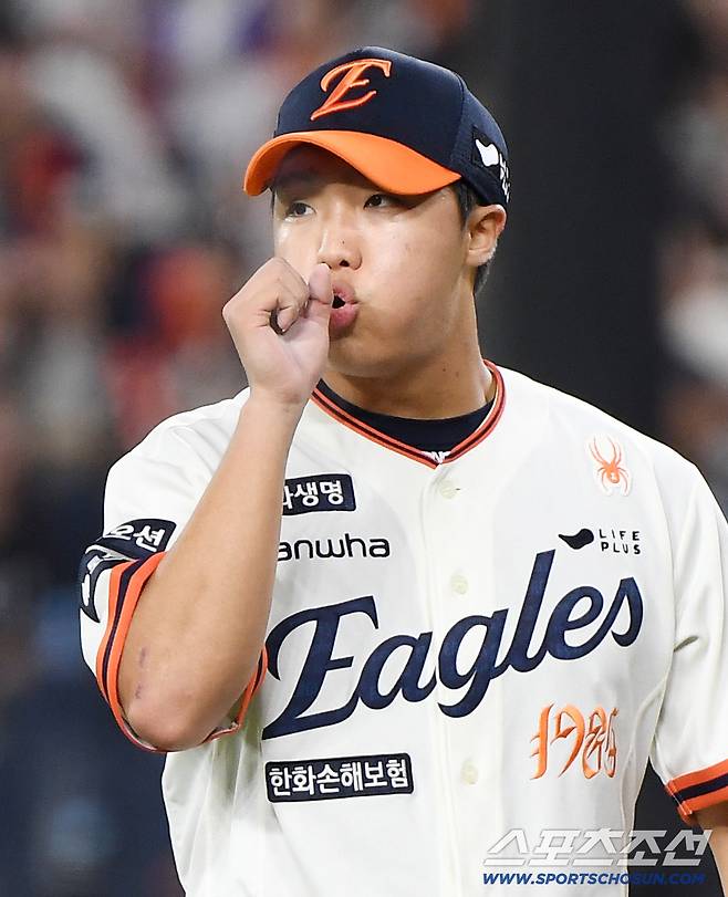 29일 대전 한화생명볼파크에서 열린 LG-한화전. 3회까지 무실점으로 호투한 정우주의 자신감 넘치는 표정. 대전=정재근 기자 cjg@sportschosun.com/2025.9.29/