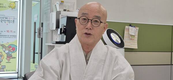 임진왜란 당시 이순신 장군 등 조선 장수 후손과 왜장 후손의 화해를 주선한 옥천 가산사 주지 지원 스님.