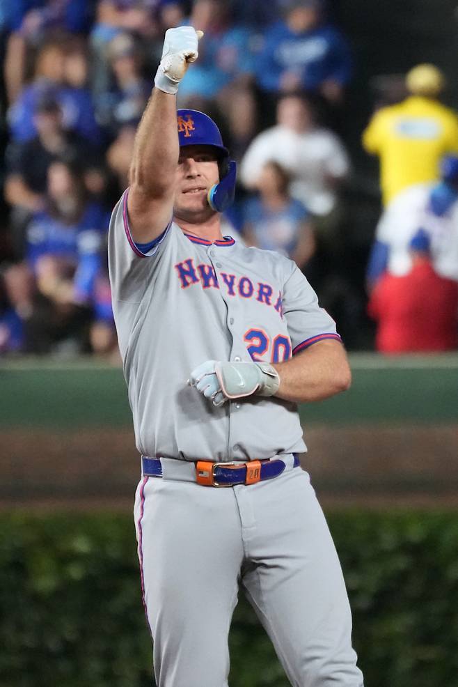 <yonhap photo-3675="">오프시즌 옵트아웃 권리를 활용해 FA 시장에 뛰어들 것으로 전망되는 피트 알론소. [AP=연합뉴스]</yonhap>