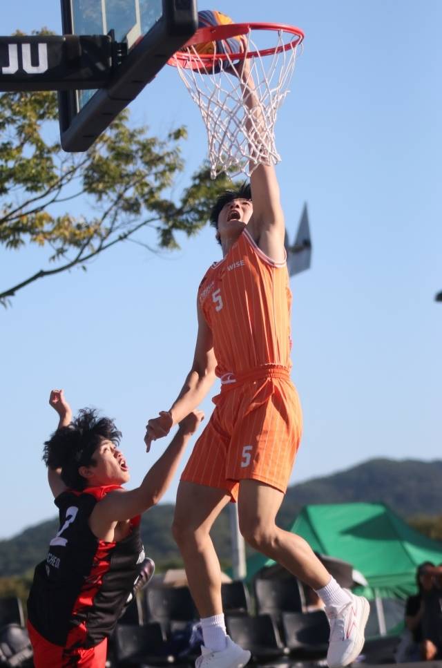 동국대 WISE는 국내 최고의 3x3 팀으로 평가받는 서울 코스모를 상대로 잘 싸웠다. 그 중심에는 백승혁이 있었고 마지막까지 짜릿한 경기를 이끌었다. 사진=KXO 제공