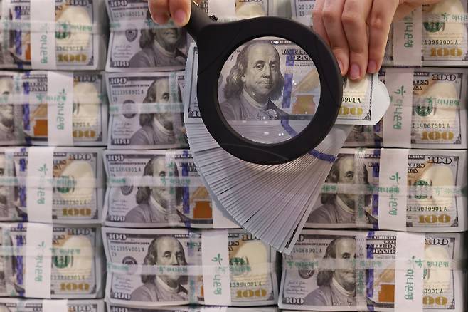 서울 중구 명동 KEB하나은행 위변조대응센터 [연합]