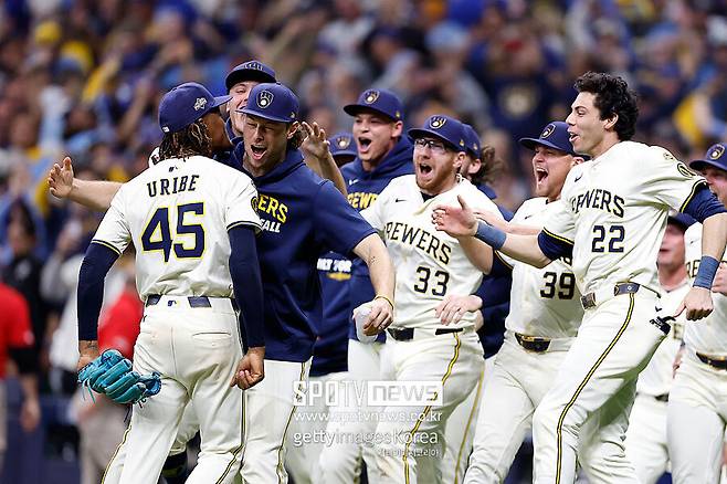 ▲ 밀워키가 내셔널리그 챔피언십시리즈 진출을 확정했다.