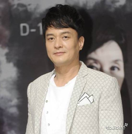 故조민기 아내 '눈물 복귀' 갑론을박…
