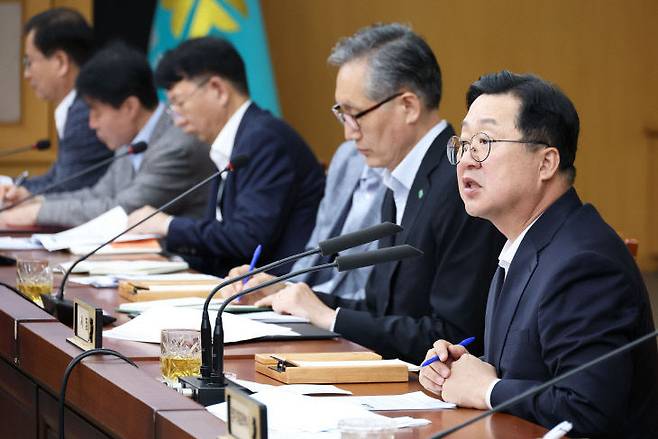 이장우 대전시장은 13일 주재한 주간업무회의에서 시민 체감 중심의 주요 정책들을 재점검하고, 향후 추진 방향을 구체화했다. 사진제공은 대전시