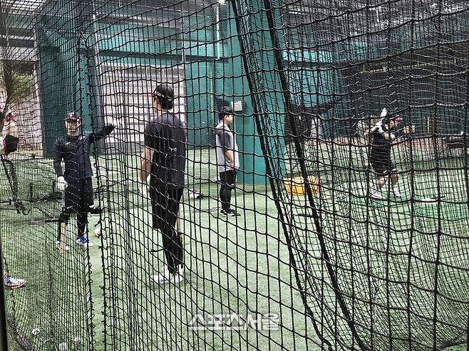 LG 선수단이 13일 이천 LG챔피언스파크에서 실내 훈련을 하고 있다. 이천 | 강윤식 기자 skywalker@sportsseoul.com