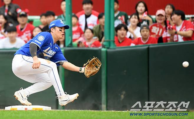 11일 인천SSG랜더스필드에서 열린 SSG와 삼성의 준PO 2차전. 삼성 류지혁이 수비를 하고 있다. 인천=박재만 기자 pjm@sportschosun.com/2025.10.11/