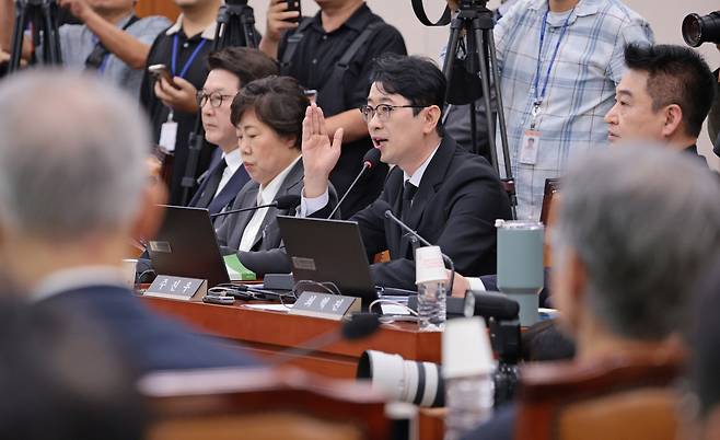 국민의힘 주진우 의원이 13일 서울 여의도 국회에서 열린 법제사법위원회 대법원 등에 대한 국정감사에서 "이재명 피고인 나오십시오. 재판 다시 해보자"라고 말하고 있다. /남강호 기자