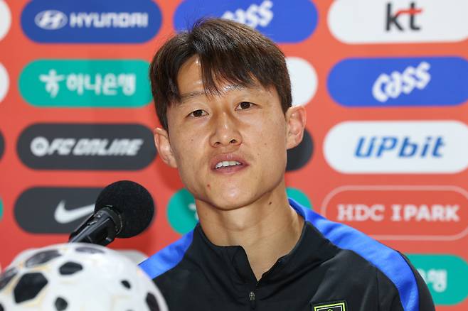 <yonhap photo-5486=""> 파라과이전 각오 밝히는 이재성 (고양=연합뉴스) 서대연 기자 = 대한민국 축구 국가대표팀 이재성이 파라과이와의 평가전을 하루 앞둔 13일 경기도 고양시 고양종합운동장에서 열린 기자회견에서 발언하고 있다. 2025.10.13 dwise@yna.co.kr/2025-10-13 15:36:07/ <저작권자 ⓒ 1980-2025 ㈜연합뉴스. 무단 전재 재배포 금지, AI 학습 및 활용 금지></yonhap>