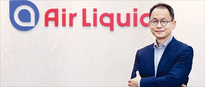 박일용 에어리퀴드 동아시아·태평양 지역 대표(CEO)가 지난 10일 인터뷰에서 한국 산업용 특수가스 시장의 성장성에 대해 설명하고 있다.   에어리퀴드 제공