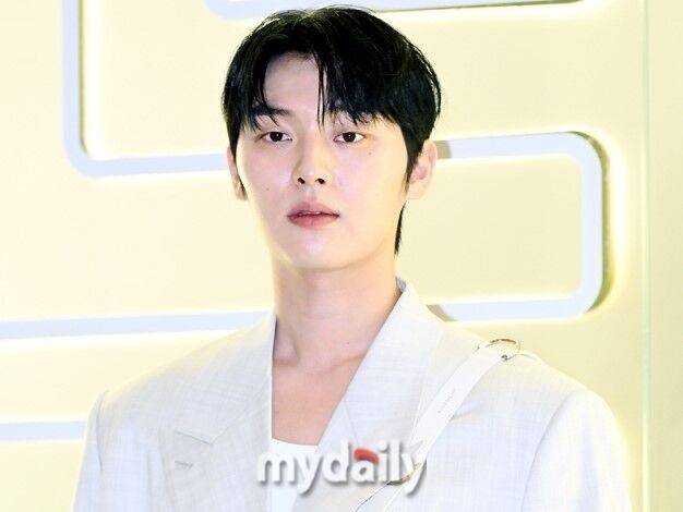 최현욱