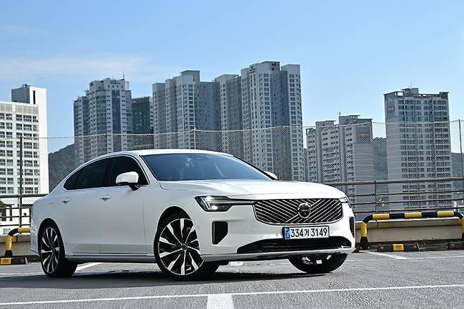 볼보 S90 B5 AWD 울트라. 사진: 김학수 기자