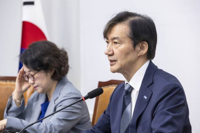 조국혁신당 조국 비상대책위원장이 13일 국회에서 열린 비대위 회의에서 발언하고 있다. 연합뉴스