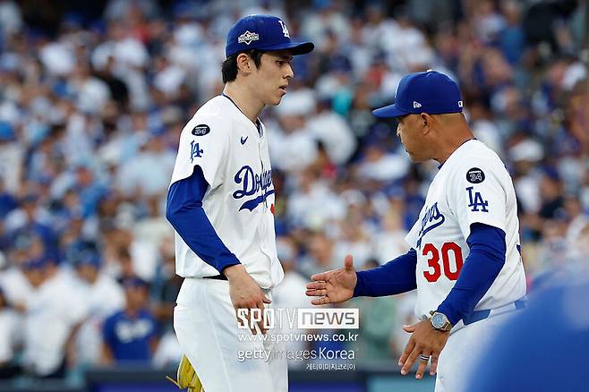 ▲ 데이브 로버츠 감독과 사사키 로키.