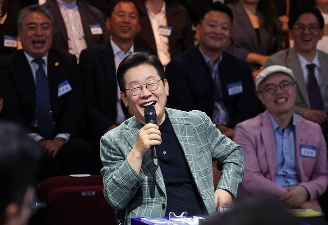 ▲ 이재명 대통령이 14일 서울 동대문구 콘텐츠문화광장에서 열린 디지털토크라이브 '국민의 목소리, 정책이 되다' 간담회에서 발언하고 있다. /연합뉴스