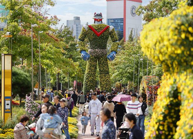 지난해 개최된 '제15회 유성국화축제'. (사진= 대전 유성구)
