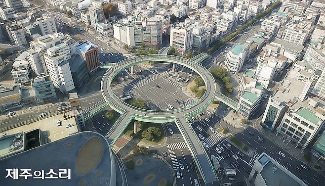 AI를 활용해 제작한 노형오거리 공중보행로 가상 이미지.