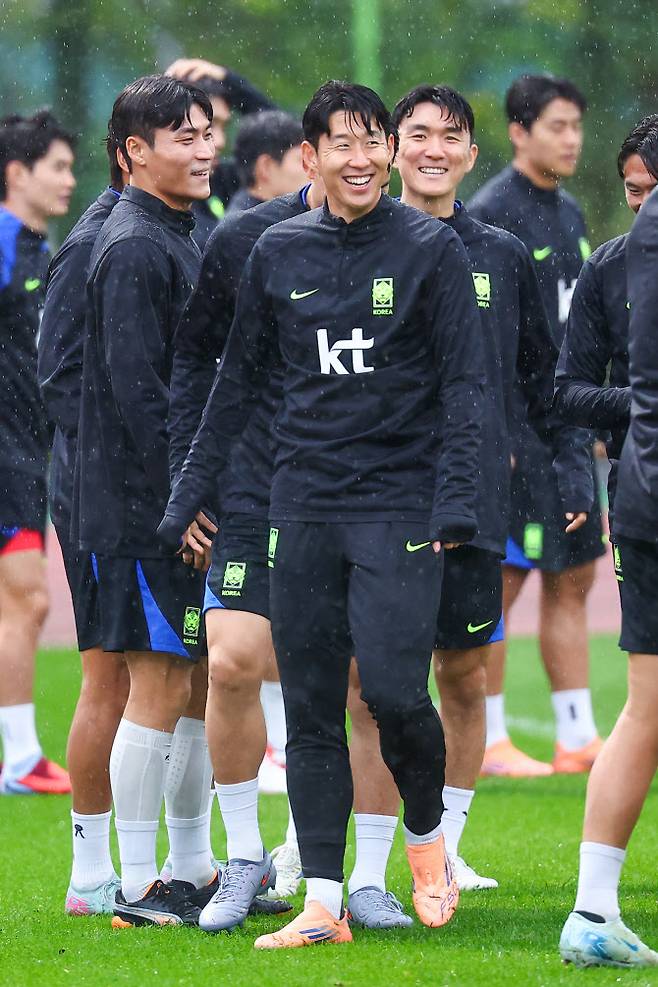 밝은 표정의 손흥민.(사진=연합뉴스)