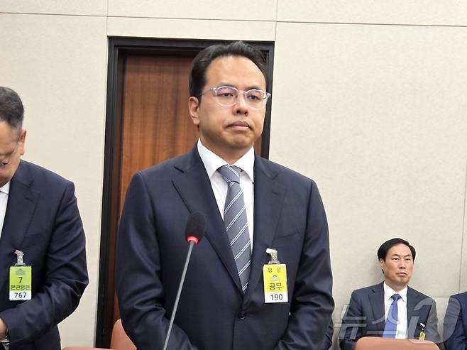 김범석 우아한형제들 대표가 14일 오후 국회 산자중기위 중기부 국감에 출석해 질의를 받고 있다. 2025.10.14/뉴스1 ⓒ 뉴스1 장시온 기자 ⓒ News1 장시온 기자