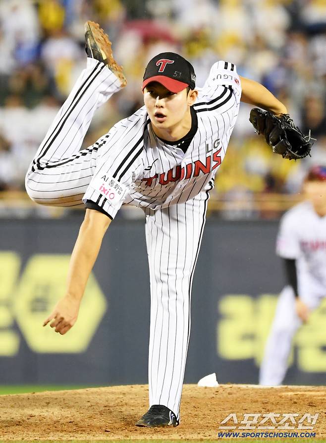 20일 잠실구장에서 열린 LG 트윈스와 삼성 라이온즈의 경기. LG 김영우가 역투하고 있다. 잠실=박재만 기자 pjm@sportschosun.com/2025.09.20/