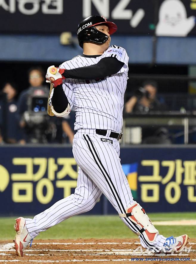 30일 잠실구장에서 열린 LG 트윈스와 두산 베어스의 경기. LG 문보경이 타격을 하고 있다. 잠실=박재만 기자 pjm@sportschosun.com/2025.09.30/