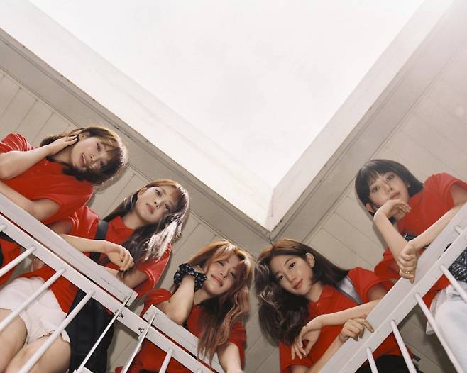 르세라핌, ‘스파게티’ 콘셉트 포토 공개 (제공: 쏘스뮤직)