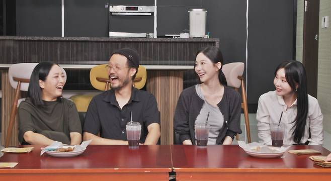 '돌싱포맨' 정인 “조정치, 산후조리원에서도 누워 있었다” 폭로 현장 초토화