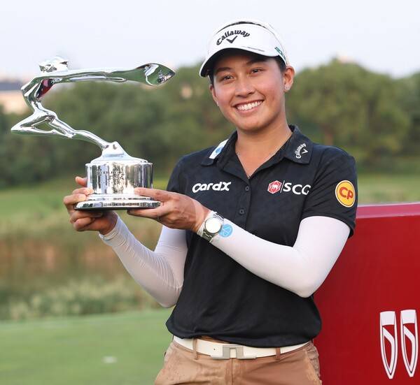 최혜진, 김아림, 윤이나, 김세영, 이소미, 신지은, 임진희, 이민지 프로, 지노 티띠꾼 등이 출전한 2025년 미국여자프로골프(LPGA) 투어 '아시안 스윙' 뷰익 LPGA 상하이 골프대회 우승을 차지한 세계랭킹 1위 지노 티띠꾼(태국)이 경기하는 모습이다. 사진제공=Getty_LPGA (사진을 무단으로 사용하지 마십시오.)