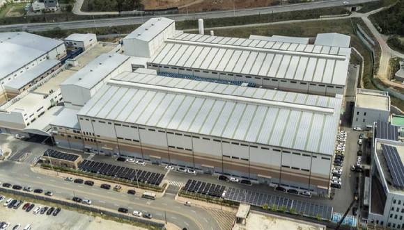 천연 흑연 음극재를 생산하는 포스코퓨처엠 세종 음극재 공장 전경.  [사진=포스코퓨처엠]