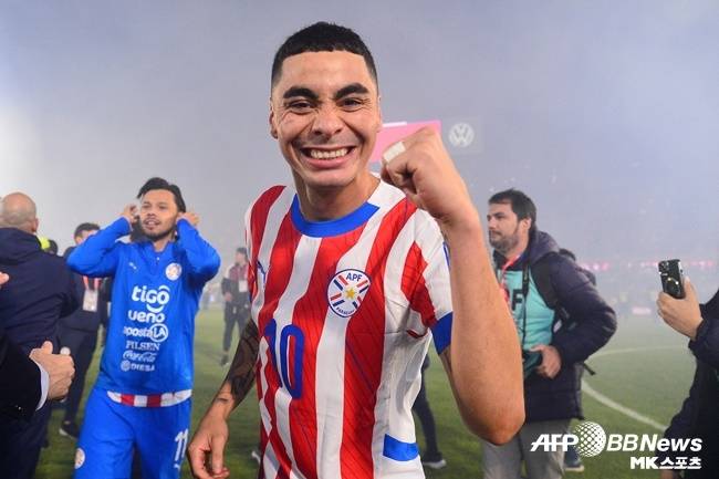 홍명보호의 ‘경계대상 1호’이자 파라과이 에이스 미겔 알미론. 사진=ⓒAFPBBNews = News1