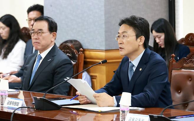 이날 국정감사에는 사모펀드(PEF) 제도 개선 방안을 검토 중인 권대영 금융위원회 부위원장과 이세훈 금융감독원 수석부원장도 배석했다.  사진은 권대영 금융위원회 부위원장이 지난 9월30일 오전 서울 중구 은행회관에서 열린 산업 구조혁신 지원 금융권 협약식에서 발언하고 있는 모습. /사진=금융위원회 제공