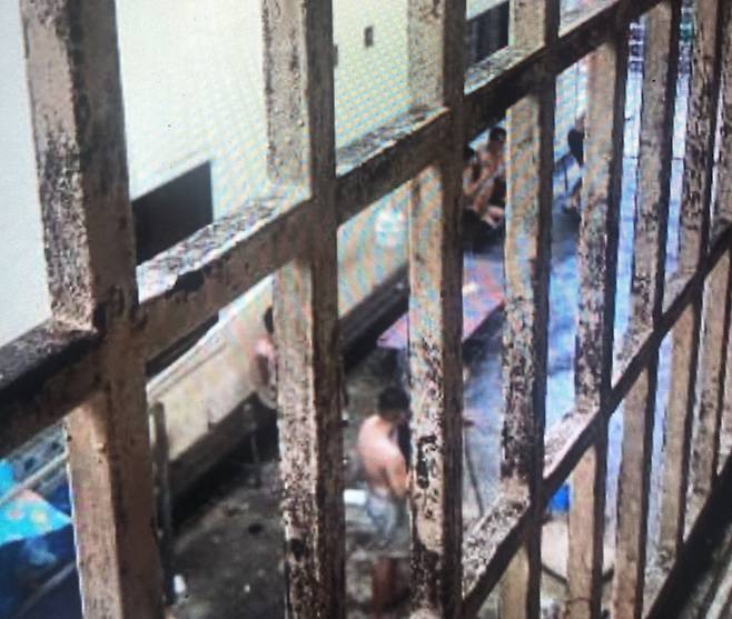 캄보디아 이민국 구금시설의 내부 모습 [연합]