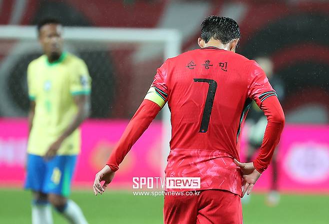 ▲ 대한민국 축구 국가대표팀(FIFA 랭킹 23위)는 14일 오후 8시 서울월드컵경기장에서 펼쳐지는 2025년 10월 A매치 평가전에서 파라과이(FIFA 랭킹 37위)와 격돌한다. 경기를 하루 앞두고 3만 석 이상의 티켓이 미판매됐다. ⓒ곽혜미 기자