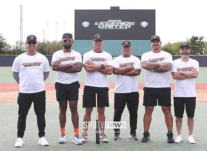 ▲ 빅터 크루즈 단장 루이스 알리세아 릭 앤키엘 윌슨 라모스 아니발 산체스 호세 레예스 ⓒ곽혜미 기자