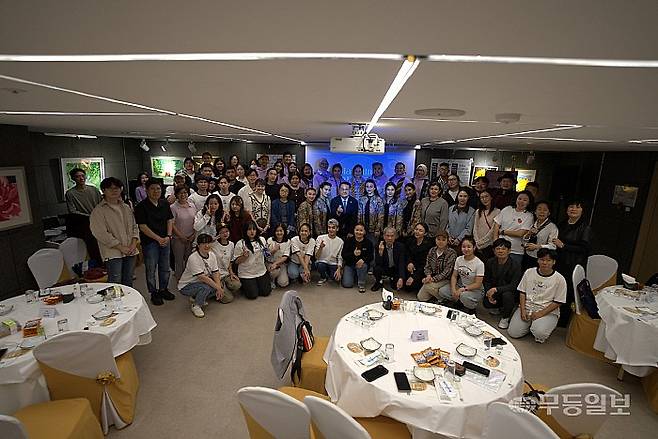 아시아 도시 간 문화교류 ODA 사업 '2025 아시아 컬처 오다시스' 뉴턴페스티벌이 13일 환영식을 시작으로 8일간 아시아 청년 예술가들의 예술축제 일정에 들어갔다. 이날 광주 동구 금남로 ACC디자인호텔 연회장에서 열린 환영식에는 신경구 ODA 조직위 위원장을 비롯해 김영문 광주시문화경제부시장 ,신신하 문화정책관, 몽골, 인도네이사, 대만 등 6개국 관계자와 청년예술가들이 함께했다. 양광삼기자 ygs02@mdilbo.com