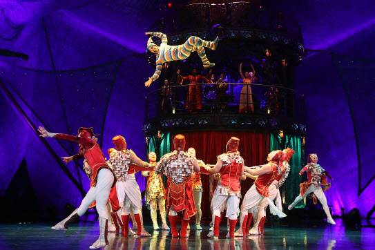 15일 서울 송파구 잠실종합운동장 내 빅탑에서 열린 태양의 서커스 ‘쿠자(KOOZA)’ 프레스 컨퍼런스에서 단원들이 주요 장면을 시연하고 있다(사진=연합뉴스).