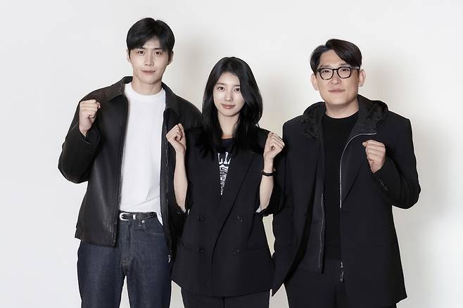 디즈니+ '현혹'의 (왼쪽부터) 배우 김선호, 수지, 한재림 감독
