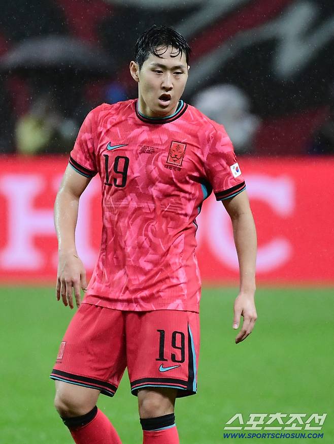 10일 서울월드컵경기장에서 열린 축구대표팀과 브라질의 A매치 평가전. 돌파하는 이강인. 상암=송정헌 기자songs@sportschosun.com/2025.10.10/